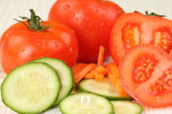 黄瓜和西红柿能一起吃吗 吃黄瓜的禁忌