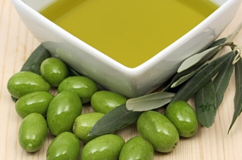 橄榄油的功效与作用及食用方法,橄榄油的美容方法