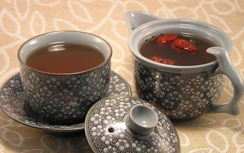 红枣枸杞茶的功效与食用方法,红枣枸杞茶的做法