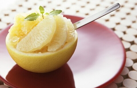 柚子的功效与作用及食用方法,柚子皮的功效与作用